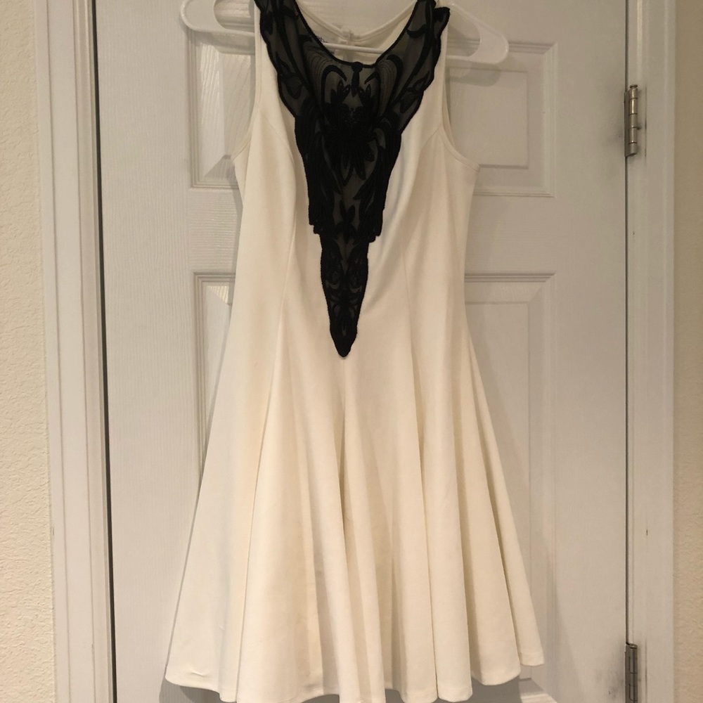 Bebe medium dress